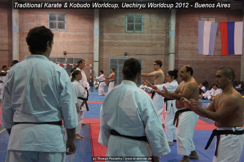 Sanchin Kata Demonstration auf der Eröffnungsfeier