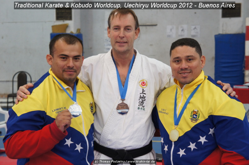 Thomas Podzelny, 3. Platz Bronze Kobudo Kata beim 'Uechiryu Worldcup' Thomas Podzelny, 3. Platz Bronze Kobudo Kata beim 'Uechiryu Worldcup'