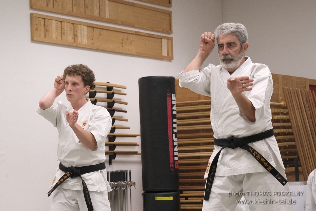 Karate und Kobudo Dan Prüfungen 4.12.2021 (Oliver, Horacio, Ramona, Christian)