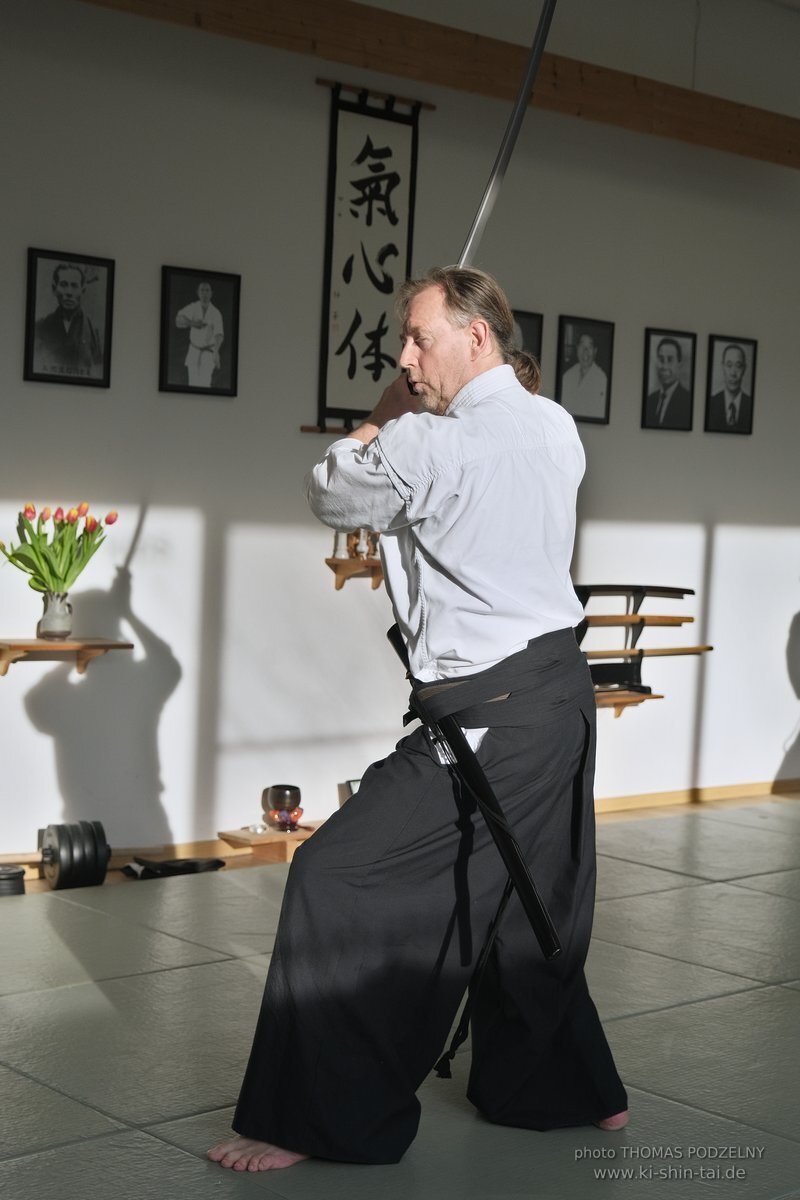 Aikido Intensiv (I) 2023 - Aiki Ken - Thomas Podzelny 5.Dan