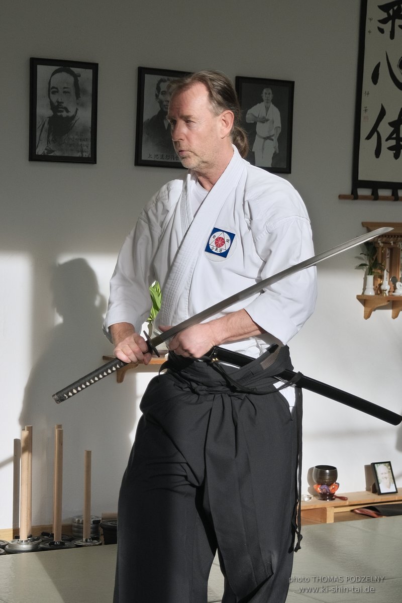 Aikido Intensiv (I) 2023 - Aiki Ken - Thomas Podzelny 5.Dan