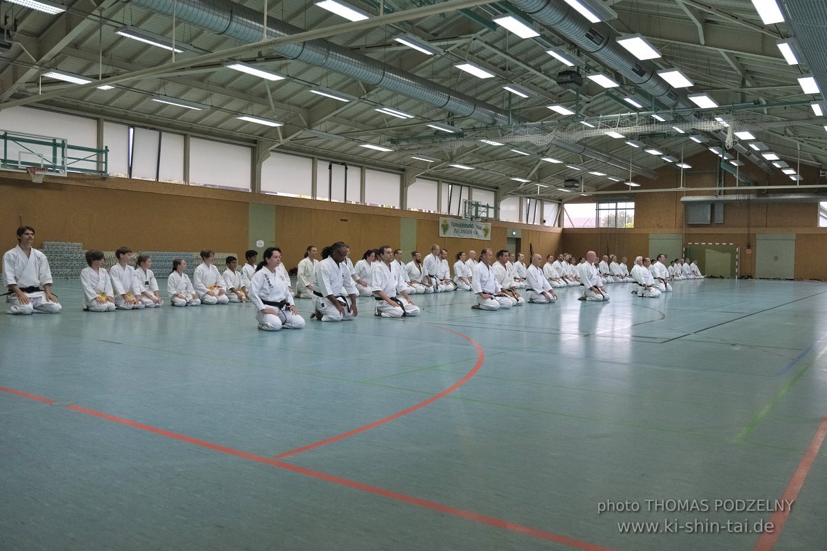 Ryukyu Kobudo Lehrgang mit Kaicho Hiroshi Akamine 9.Dan aus Okinawa in Erlangen 8.-11.9.2022