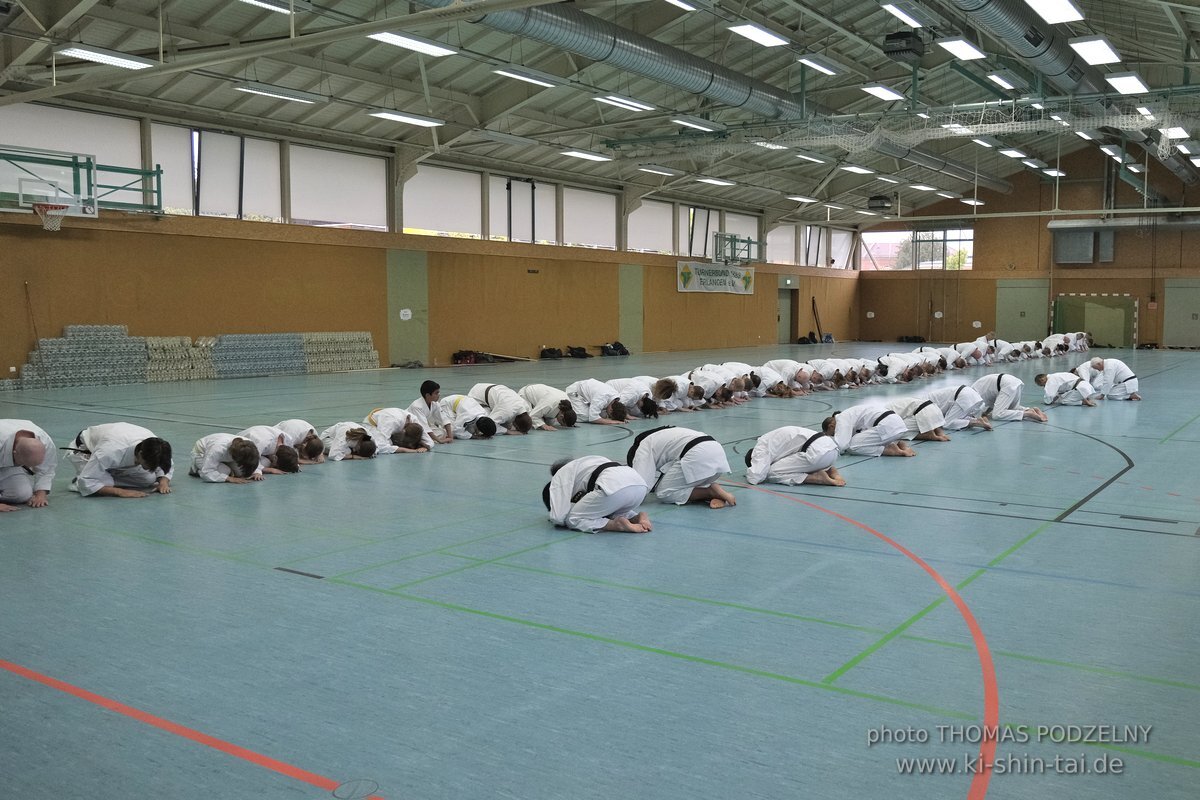 Ryukyu Kobudo Lehrgang mit Kaicho Hiroshi Akamine 9.Dan aus Okinawa in Erlangen 8.-11.9.2022