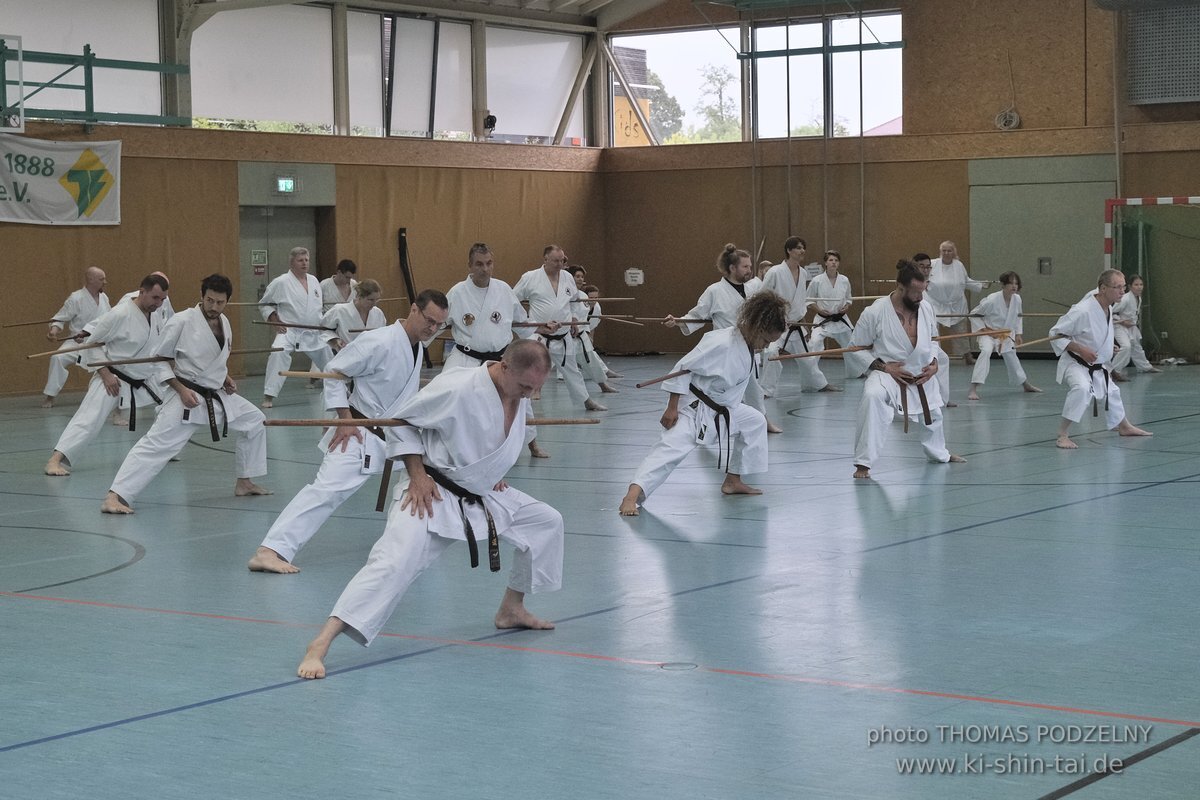 Ryukyu Kobudo Lehrgang mit Kaicho Hiroshi Akamine 9.Dan aus Okinawa in Erlangen 8.-11.9.2022