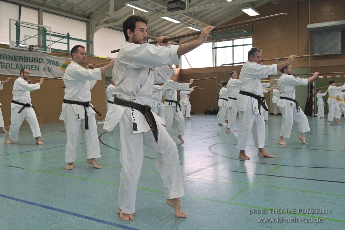 Ryukyu Kobudo Lehrgang mit Kaicho Hiroshi Akamine 9.Dan aus Okinawa in Erlangen 8.-11.9.2022