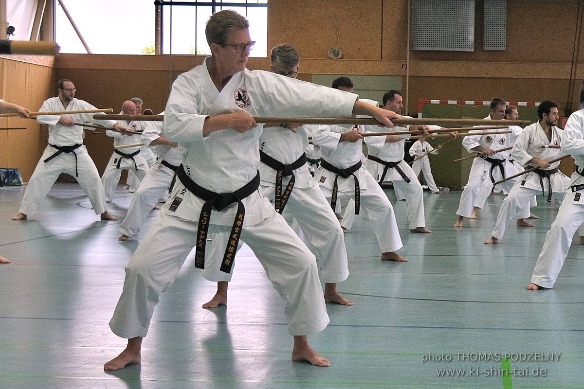 Ryukyu Kobudo Lehrgang mit Kaicho Hiroshi Akamine 9.Dan aus Okinawa in Erlangen 8.-11.9.2022