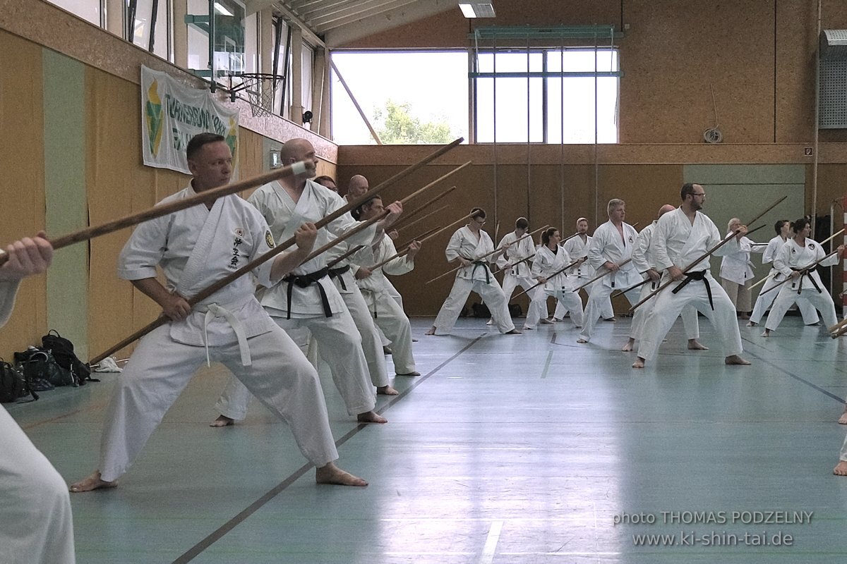 Ryukyu Kobudo Lehrgang mit Kaicho Hiroshi Akamine 9.Dan aus Okinawa in Erlangen 8.-11.9.2022