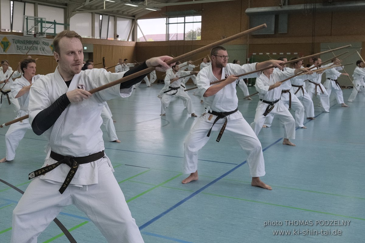 Ryukyu Kobudo Lehrgang mit Kaicho Hiroshi Akamine 9.Dan aus Okinawa in Erlangen 8.-11.9.2022