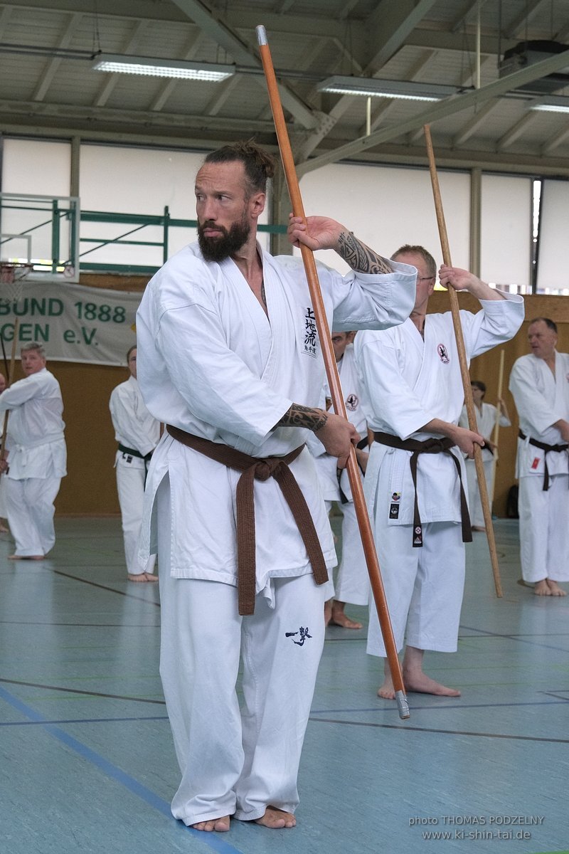 Ryukyu Kobudo Lehrgang mit Kaicho Hiroshi Akamine 9.Dan aus Okinawa in Erlangen 8.-11.9.2022