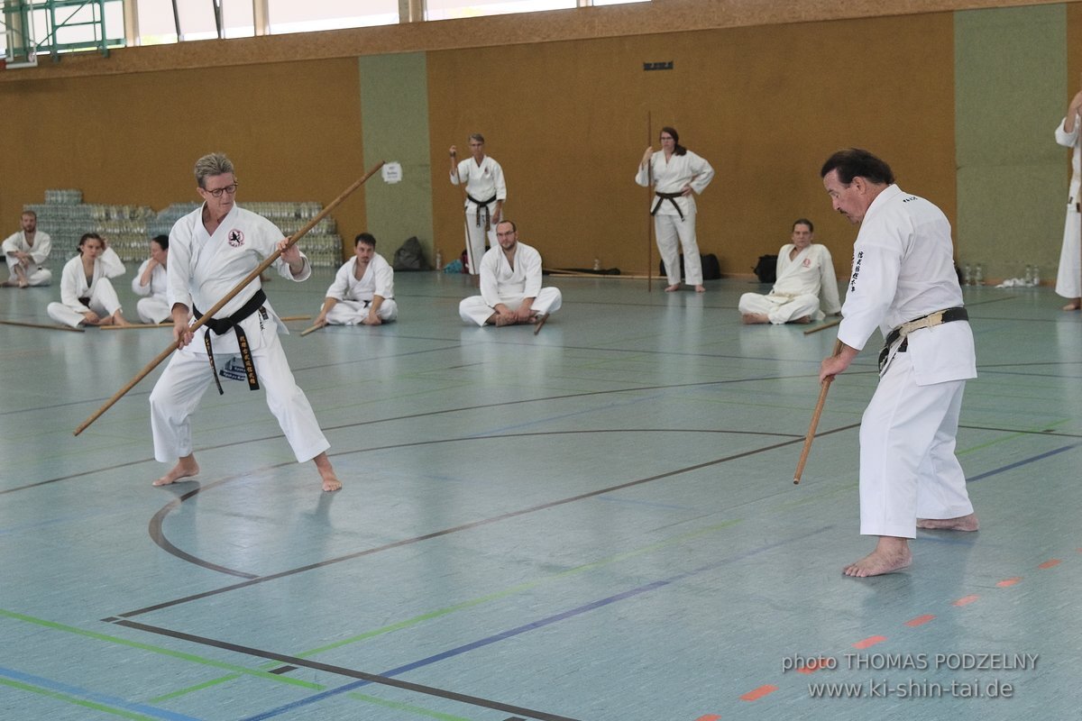 Ryukyu Kobudo Lehrgang mit Kaicho Hiroshi Akamine 9.Dan aus Okinawa in Erlangen 8.-11.9.2022