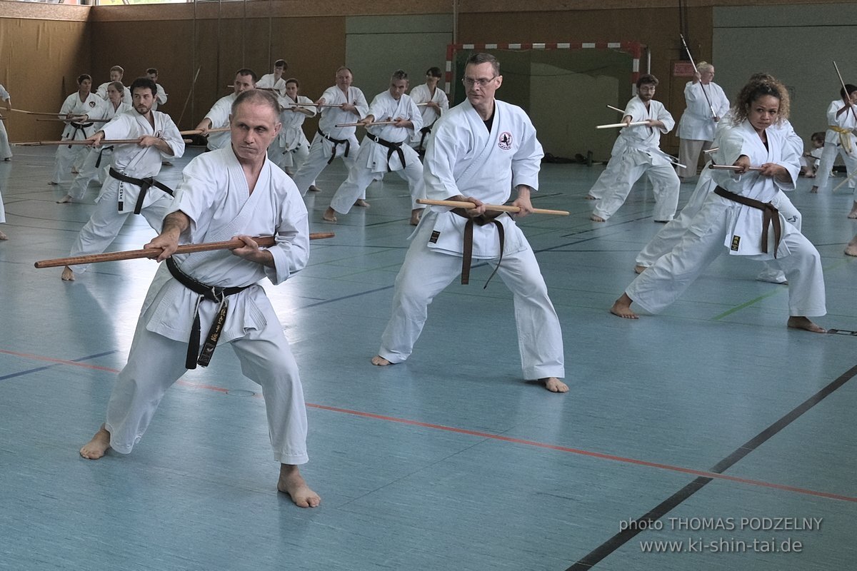 Ryukyu Kobudo Lehrgang mit Kaicho Hiroshi Akamine 9.Dan aus Okinawa in Erlangen 8.-11.9.2022