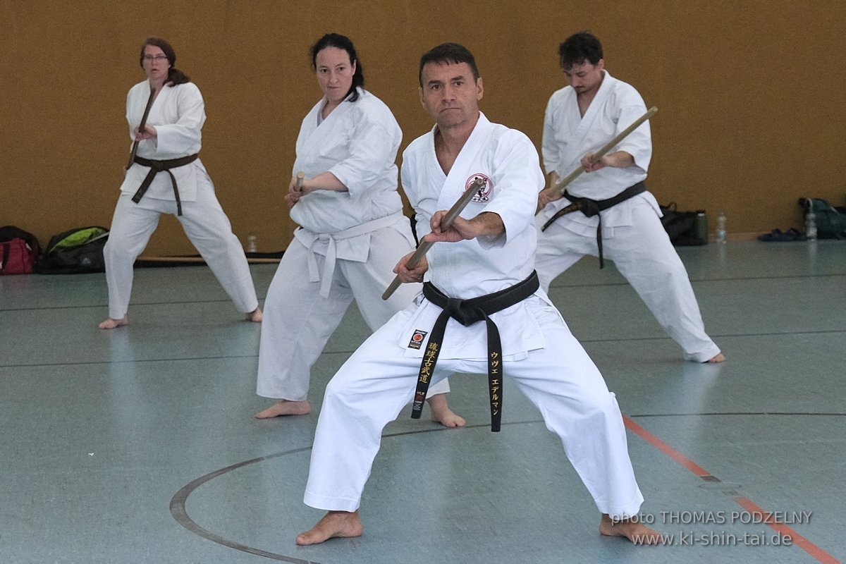 Ryukyu Kobudo Lehrgang mit Kaicho Hiroshi Akamine 9.Dan aus Okinawa in Erlangen 8.-11.9.2022