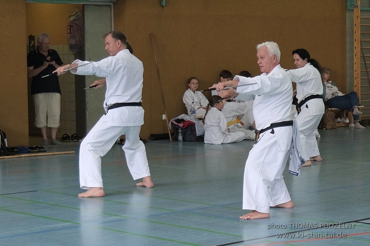 Ryukyu Kobudo Lehrgang mit Kaicho Hiroshi Akamine 9.Dan aus Okinawa in Erlangen 8.-11.9.2022