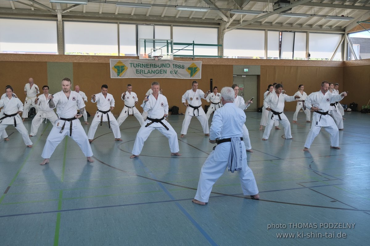 Ryukyu Kobudo Lehrgang mit Kaicho Hiroshi Akamine 9.Dan aus Okinawa in Erlangen 8.-11.9.2022