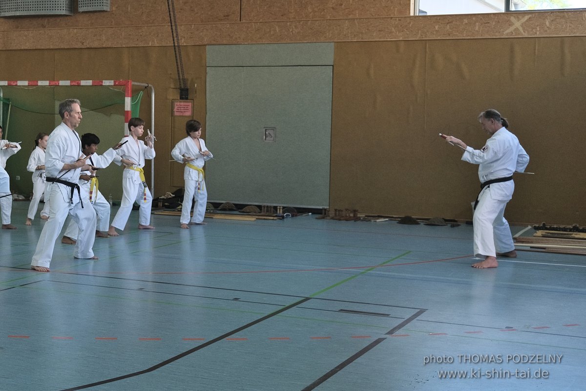 Ryukyu Kobudo Lehrgang mit Kaicho Hiroshi Akamine 9.Dan aus Okinawa in Erlangen 8.-11.9.2022