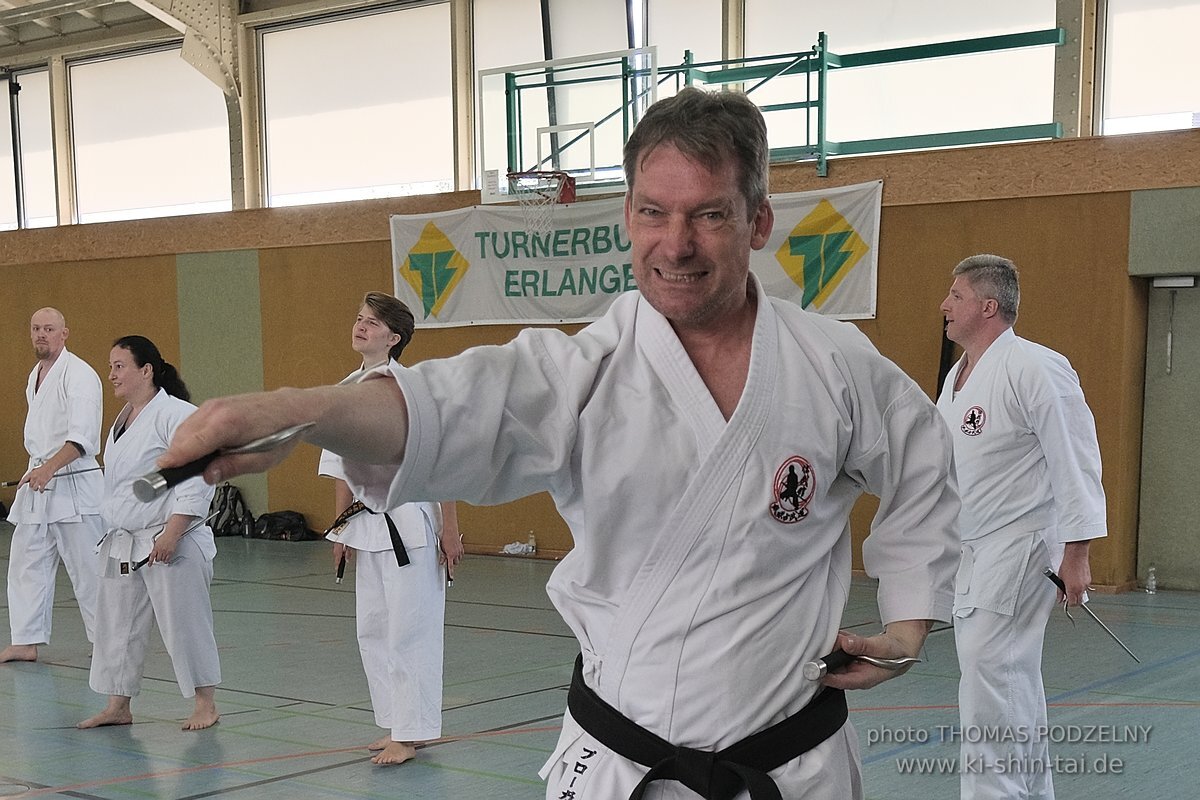 Ryukyu Kobudo Lehrgang mit Kaicho Hiroshi Akamine 9.Dan aus Okinawa in Erlangen 8.-11.9.2022