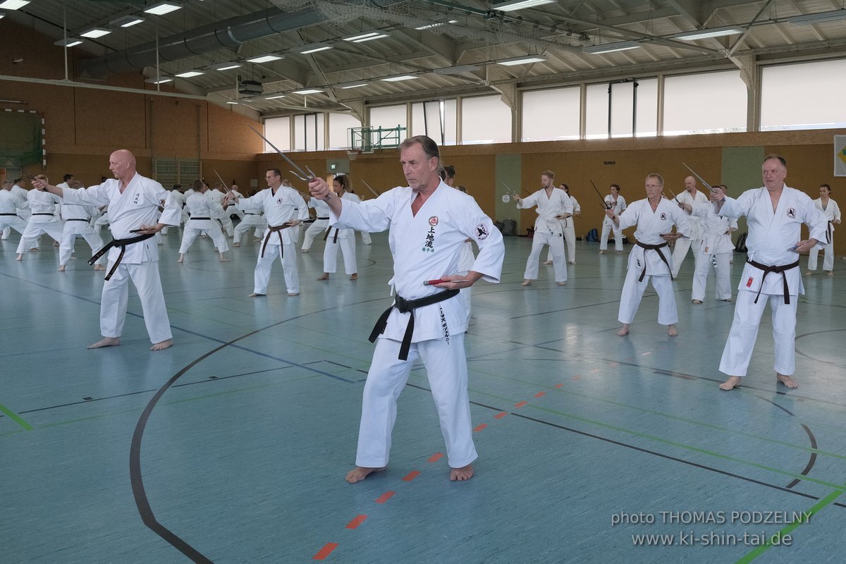 Ryukyu Kobudo Lehrgang mit Kaicho Hiroshi Akamine 9.Dan aus Okinawa in Erlangen 8.-11.9.2022