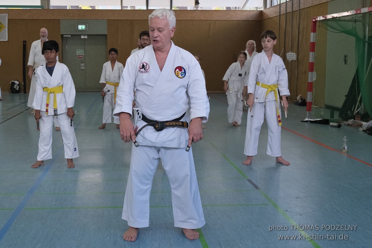 Ryukyu Kobudo Lehrgang mit Kaicho Hiroshi Akamine 9.Dan aus Okinawa in Erlangen 8.-11.9.2022