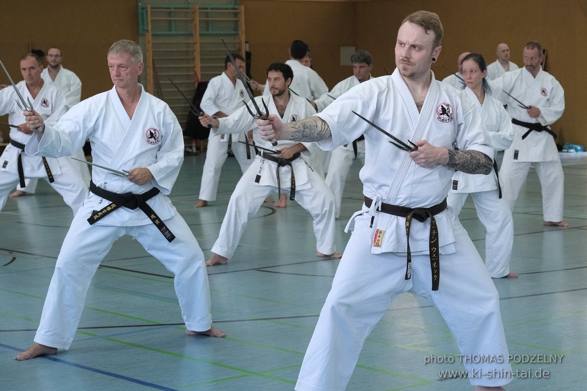 Ryukyu Kobudo Lehrgang mit Kaicho Hiroshi Akamine 9.Dan aus Okinawa in Erlangen 8.-11.9.2022