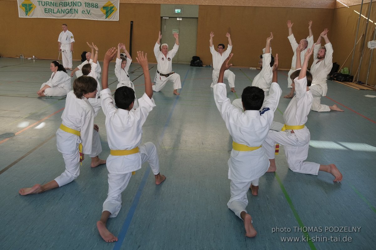 Ryukyu Kobudo Lehrgang mit Kaicho Hiroshi Akamine 9.Dan aus Okinawa in Erlangen 8.-11.9.2022