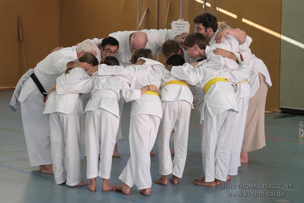 Ryukyu Kobudo Lehrgang mit Kaicho Hiroshi Akamine 9.Dan aus Okinawa in Erlangen 8.-11.9.2022