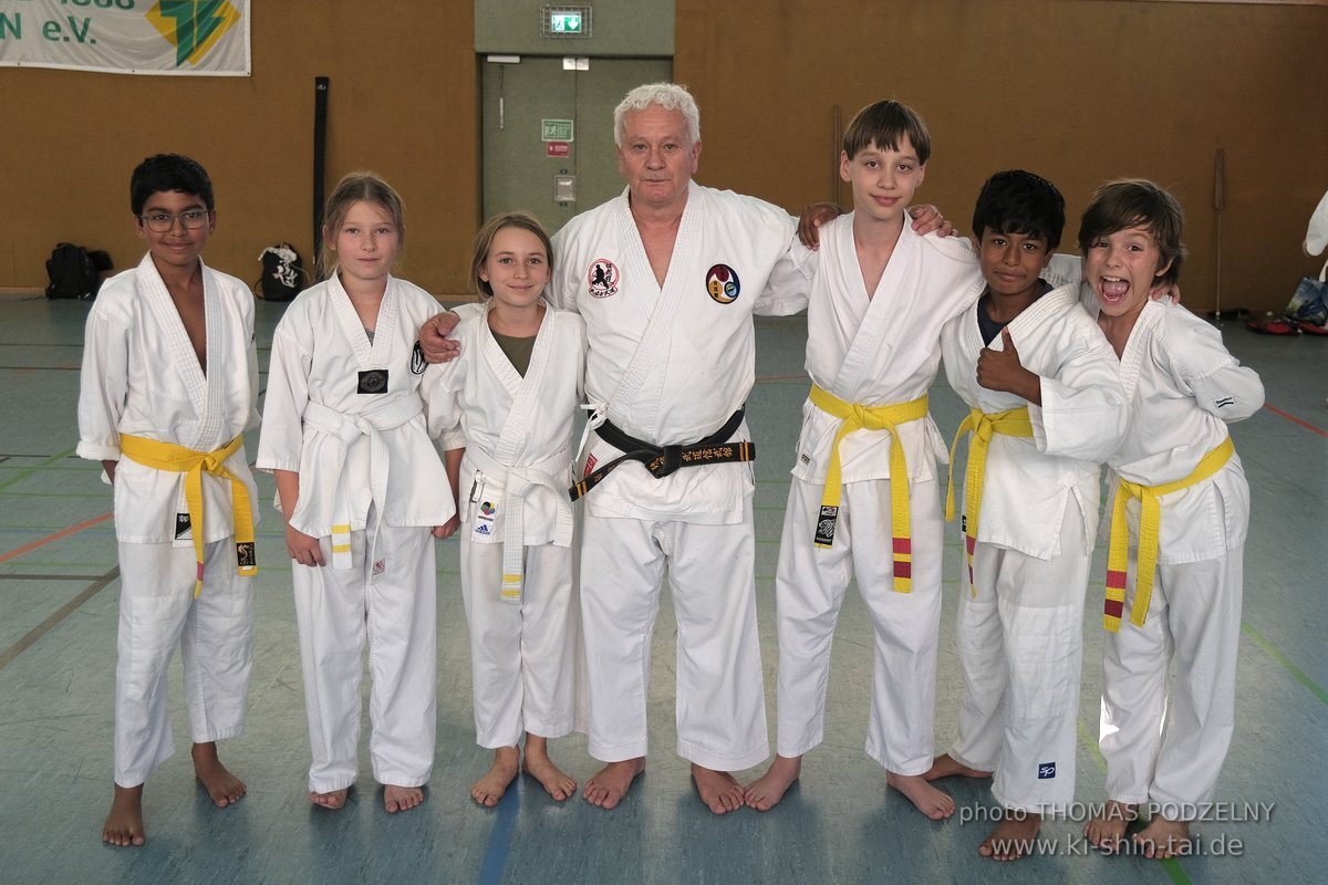 Ryukyu Kobudo Lehrgang mit Kaicho Hiroshi Akamine 9.Dan aus Okinawa in Erlangen 8.-11.9.2022