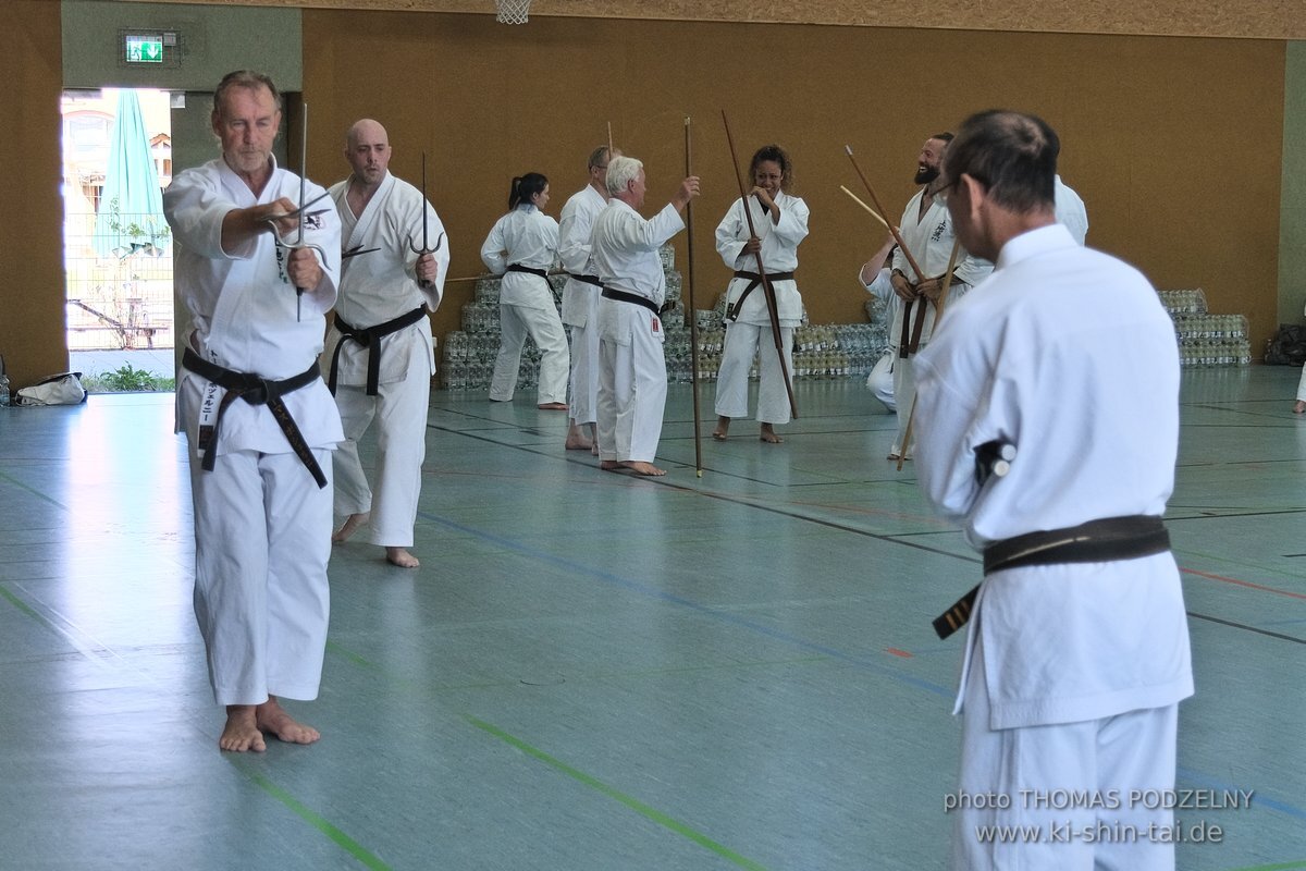 Ryukyu Kobudo Lehrgang mit Kaicho Hiroshi Akamine 9.Dan aus Okinawa in Erlangen 8.-11.9.2022