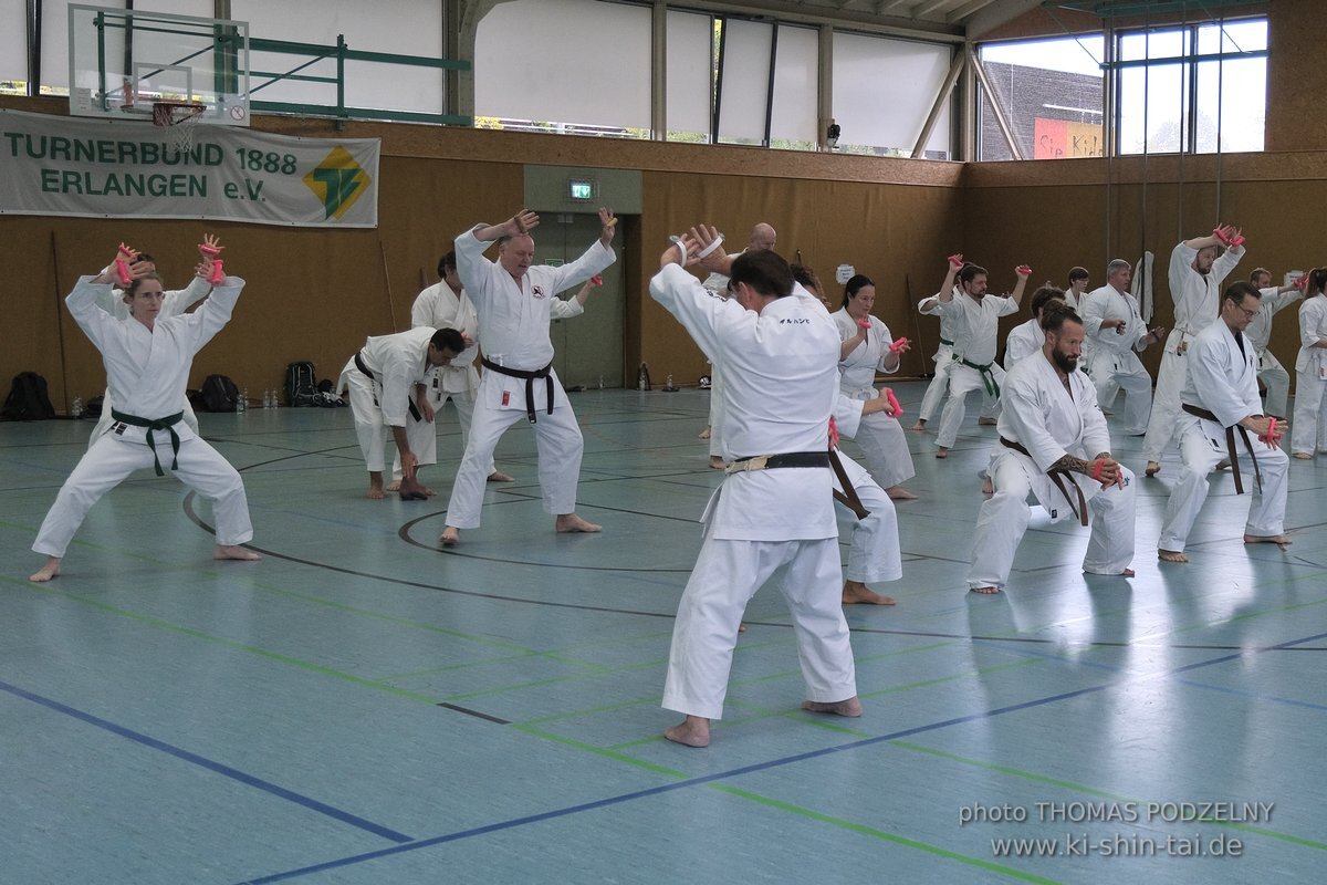 Ryukyu Kobudo Lehrgang mit Kaicho Hiroshi Akamine 9.Dan aus Okinawa in Erlangen 8.-11.9.2022