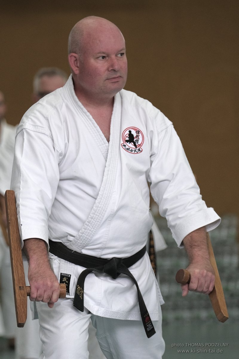 Ryukyu Kobudo Lehrgang mit Kaicho Hiroshi Akamine 9.Dan aus Okinawa in Erlangen 8.-11.9.2022