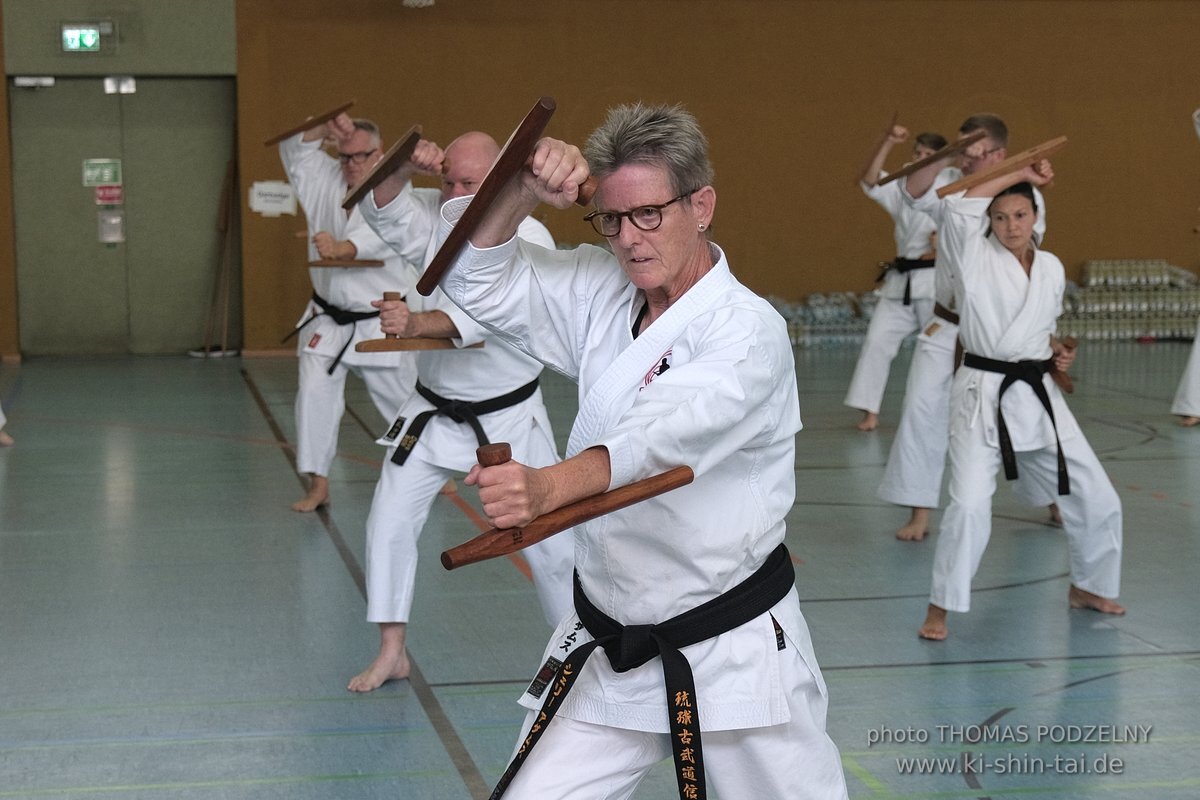 Ryukyu Kobudo Lehrgang mit Kaicho Hiroshi Akamine 9.Dan aus Okinawa in Erlangen 8.-11.9.2022