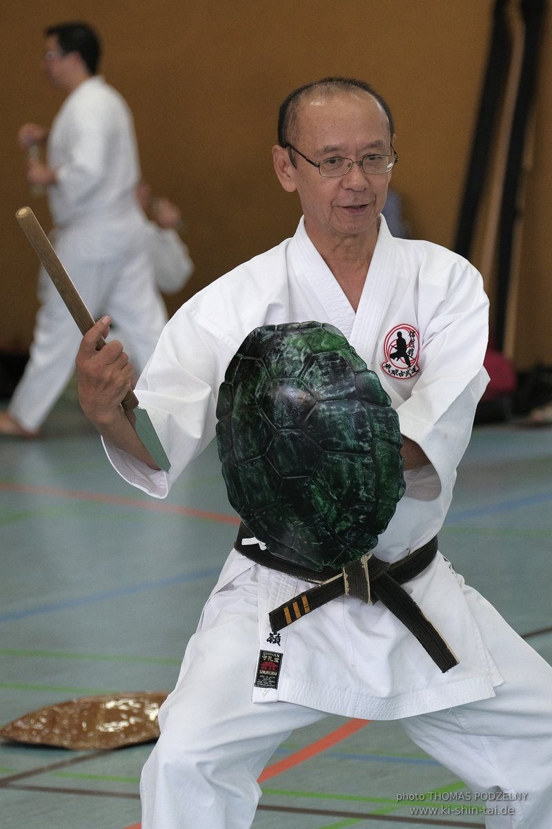 Ryukyu Kobudo Lehrgang mit Kaicho Hiroshi Akamine 9.Dan aus Okinawa in Erlangen 8.-11.9.2022