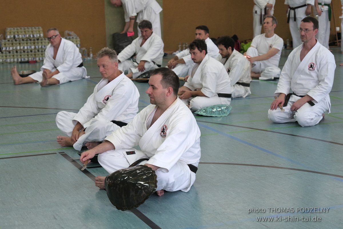 Ryukyu Kobudo Lehrgang mit Kaicho Hiroshi Akamine 9.Dan aus Okinawa in Erlangen 8.-11.9.2022