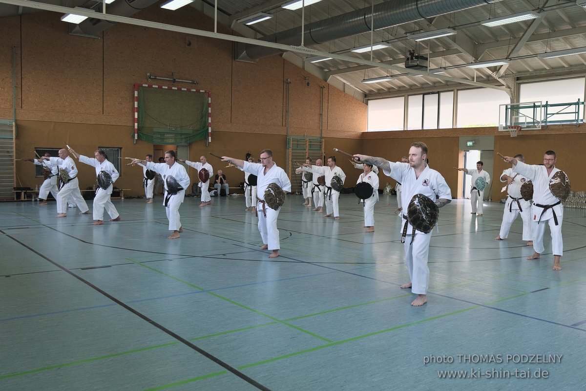 Ryukyu Kobudo Lehrgang mit Kaicho Hiroshi Akamine 9.Dan aus Okinawa in Erlangen 8.-11.9.2022