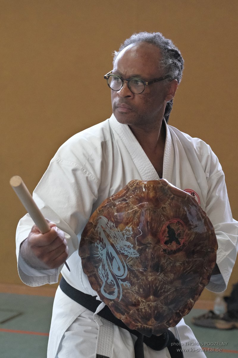 Ryukyu Kobudo Lehrgang mit Kaicho Hiroshi Akamine 9.Dan aus Okinawa in Erlangen 8.-11.9.2022