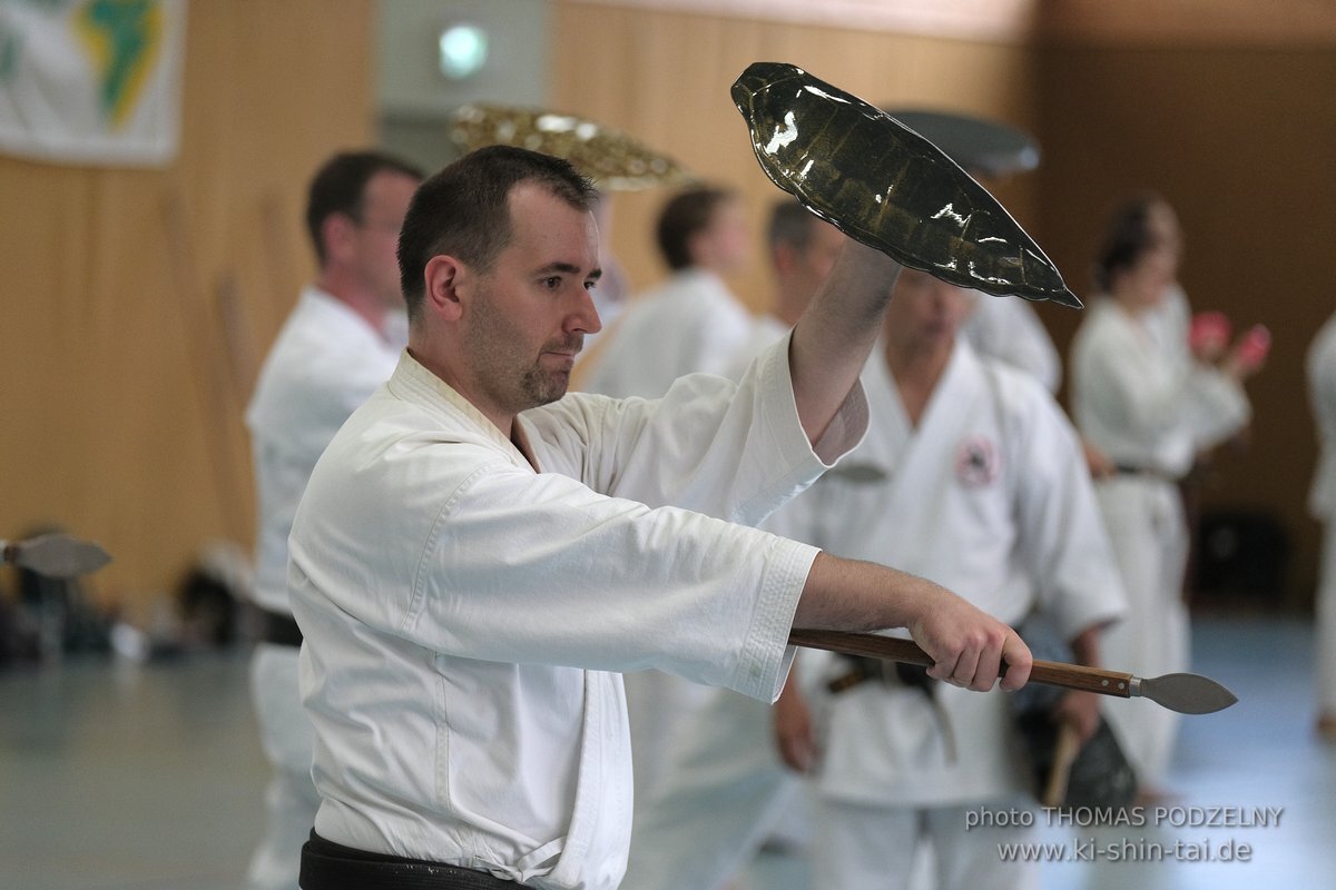 Ryukyu Kobudo Lehrgang mit Kaicho Hiroshi Akamine 9.Dan aus Okinawa in Erlangen 8.-11.9.2022