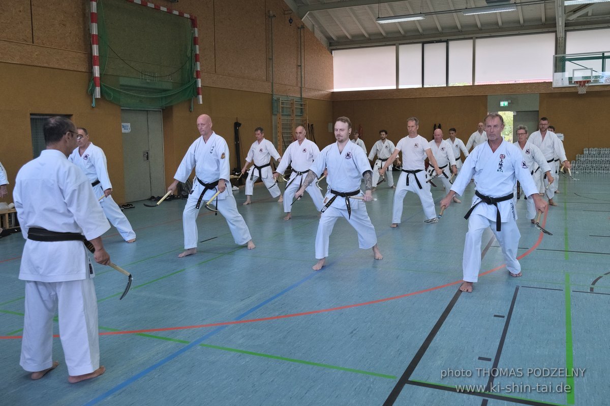 Ryukyu Kobudo Lehrgang mit Kaicho Hiroshi Akamine 9.Dan aus Okinawa in Erlangen 8.-11.9.2022