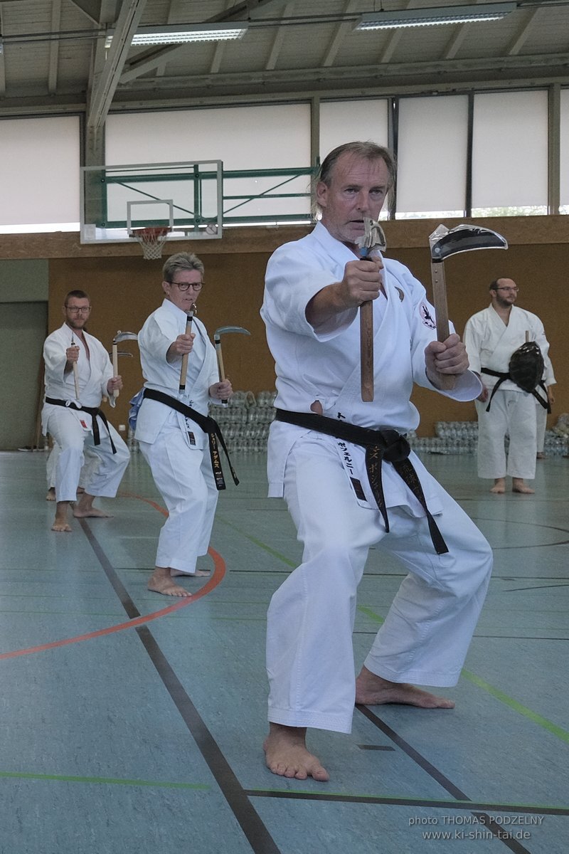 Ryukyu Kobudo Lehrgang mit Kaicho Hiroshi Akamine 9.Dan aus Okinawa in Erlangen 8.-11.9.2022