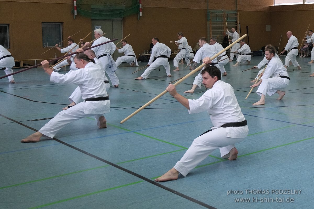 Ryukyu Kobudo Lehrgang mit Kaicho Hiroshi Akamine 9.Dan aus Okinawa in Erlangen 8.-11.9.2022