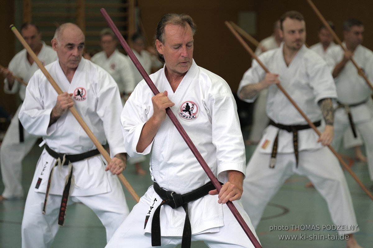 Ryukyu Kobudo Lehrgang mit Kaicho Hiroshi Akamine 9.Dan aus Okinawa in Erlangen 8.-11.9.2022