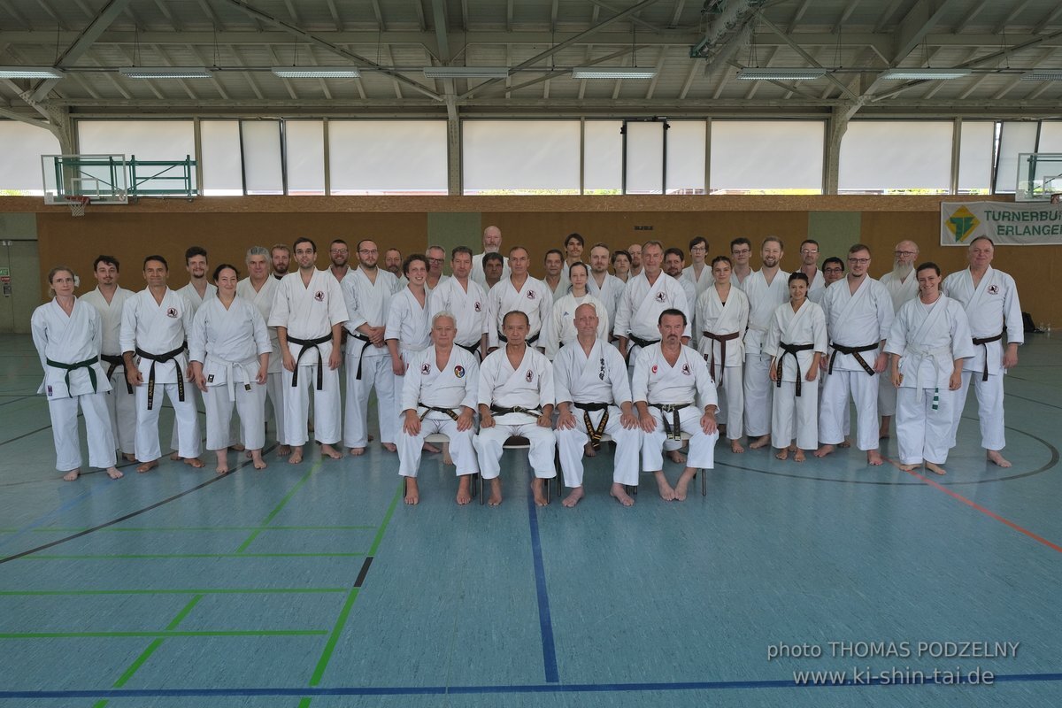 Ryukyu Kobudo Lehrgang mit Kaicho Hiroshi Akamine 9.Dan aus Okinawa in Erlangen 8.-11.9.2022