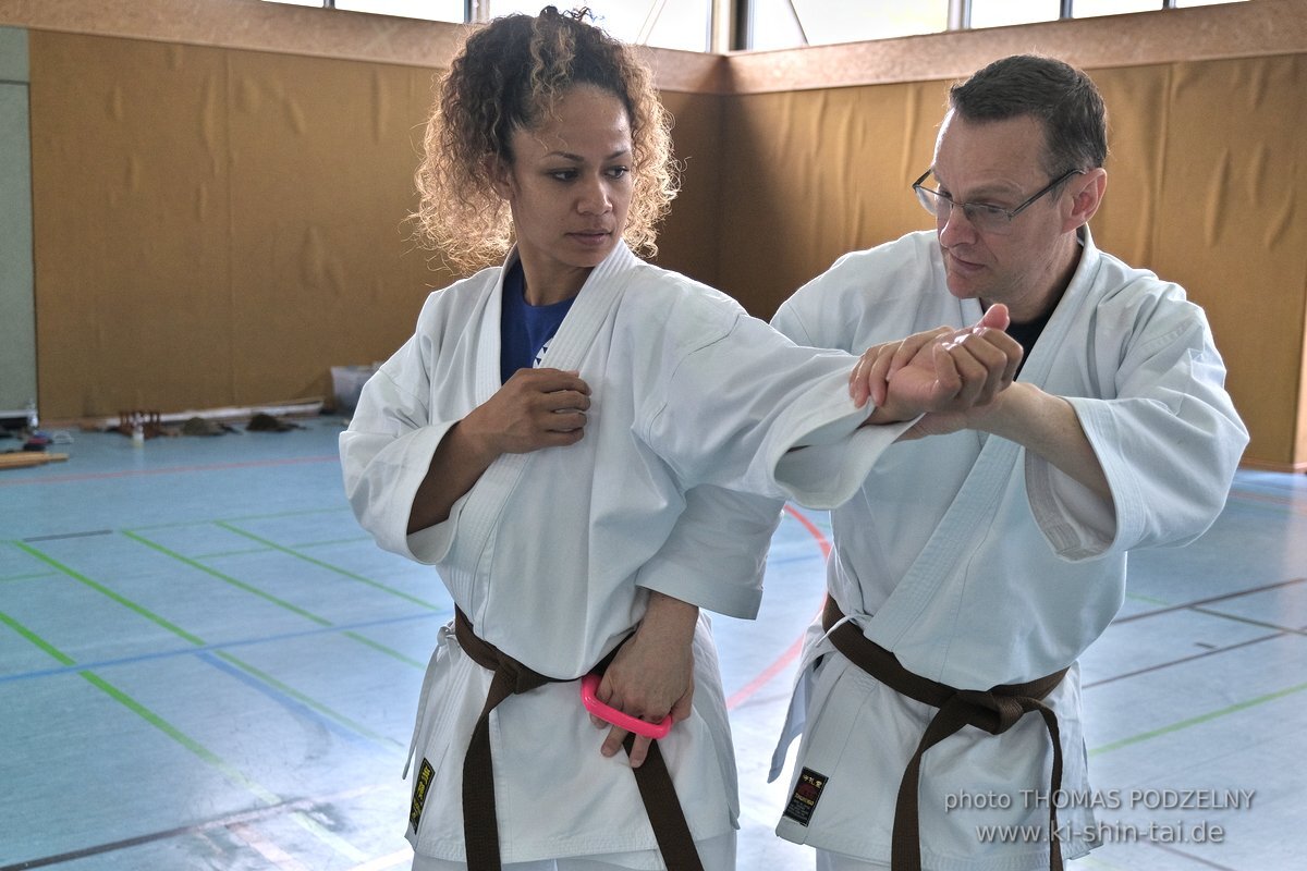 Ryukyu Kobudo Lehrgang mit Kaicho Hiroshi Akamine 9.Dan aus Okinawa in Erlangen 8.-11.9.2022