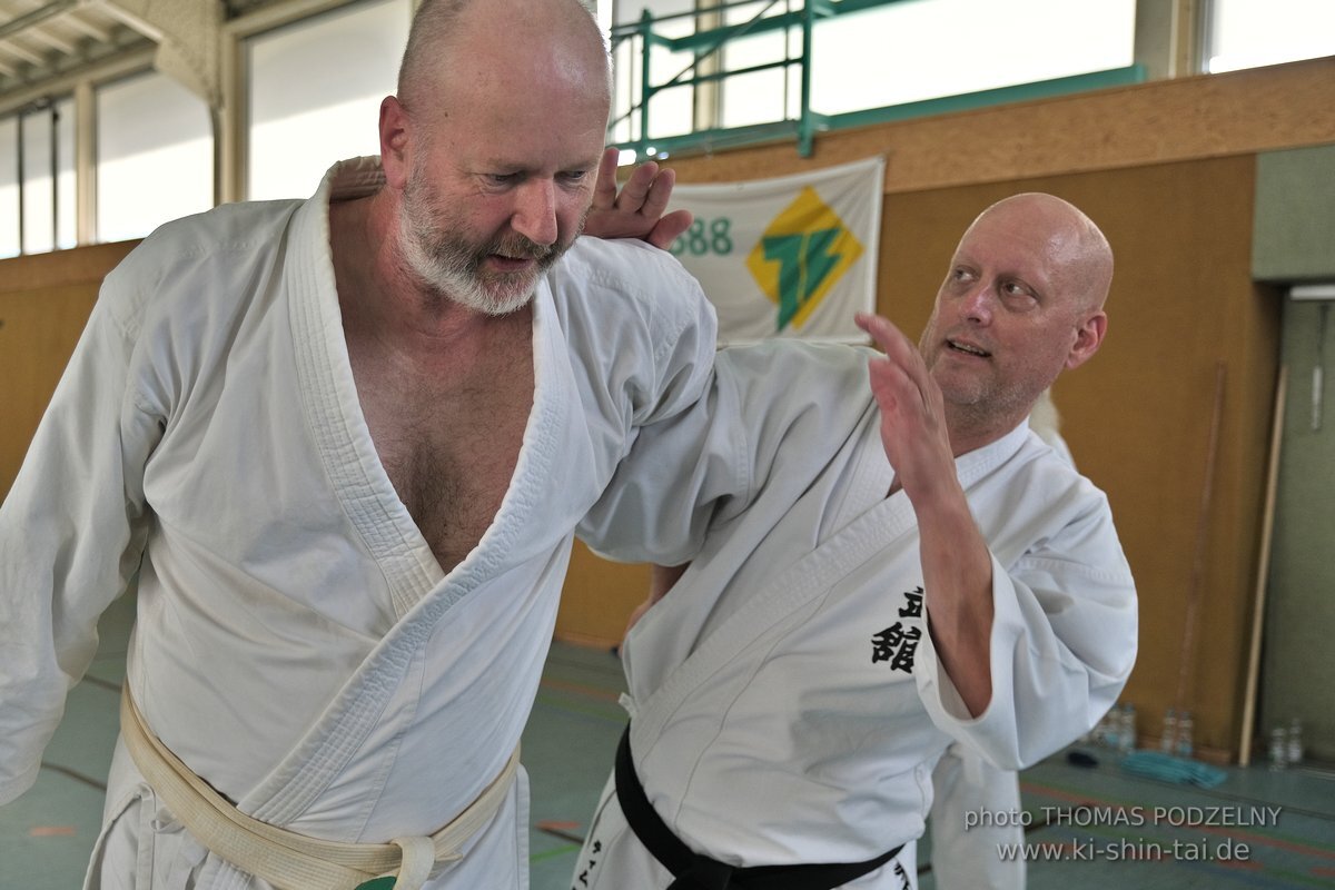 Ryukyu Kobudo Lehrgang mit Kaicho Hiroshi Akamine 9.Dan aus Okinawa in Erlangen 8.-11.9.2022