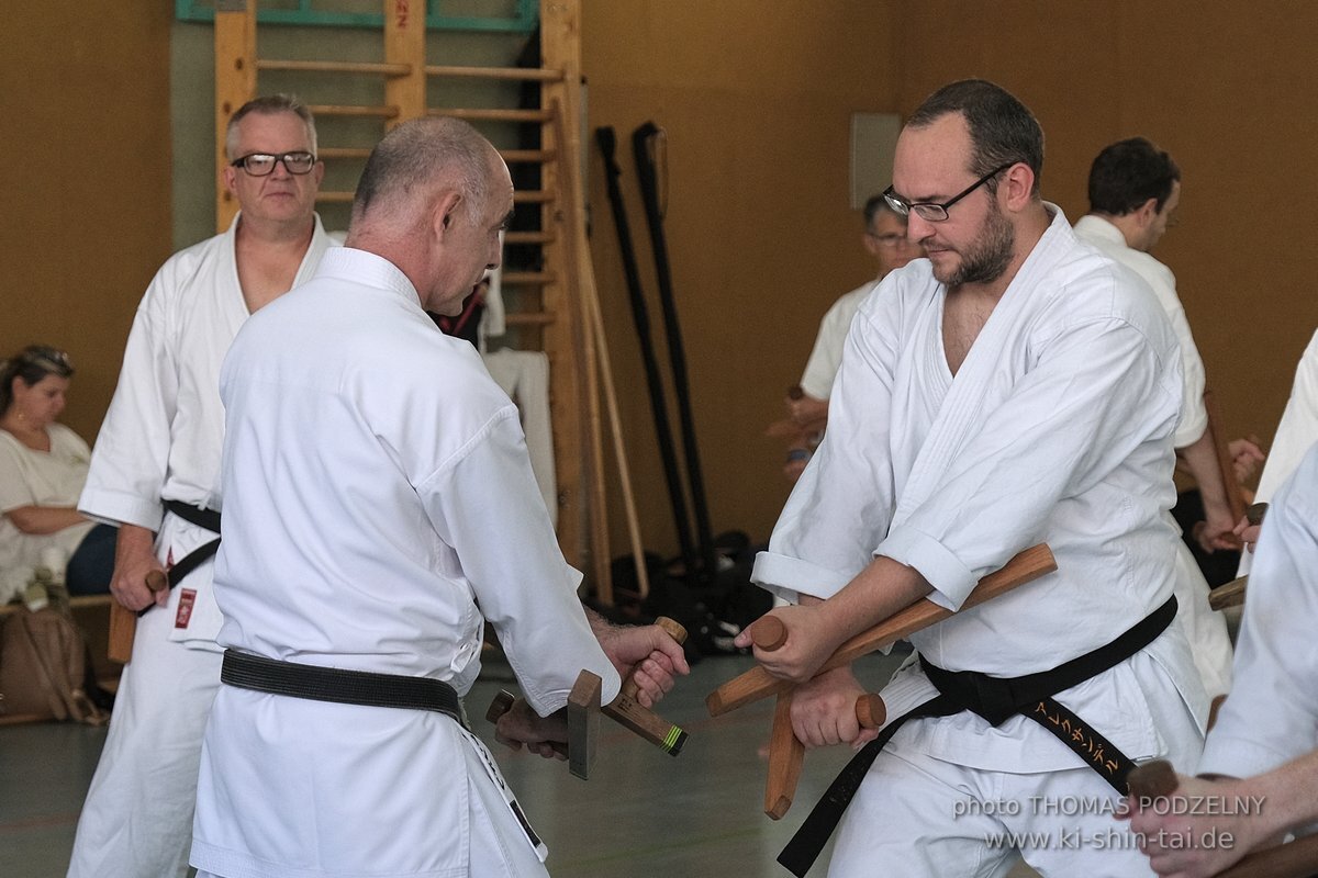 Ryukyu Kobudo Lehrgang mit Kaicho Hiroshi Akamine 9.Dan aus Okinawa in Erlangen 8.-11.9.2022