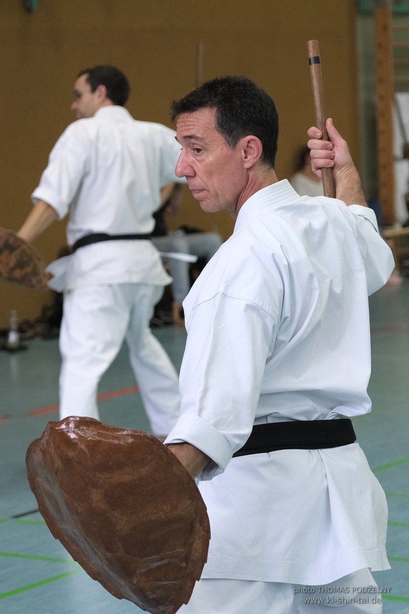 Ryukyu Kobudo Lehrgang mit Kaicho Hiroshi Akamine 9.Dan aus Okinawa in Erlangen 8.-11.9.2022