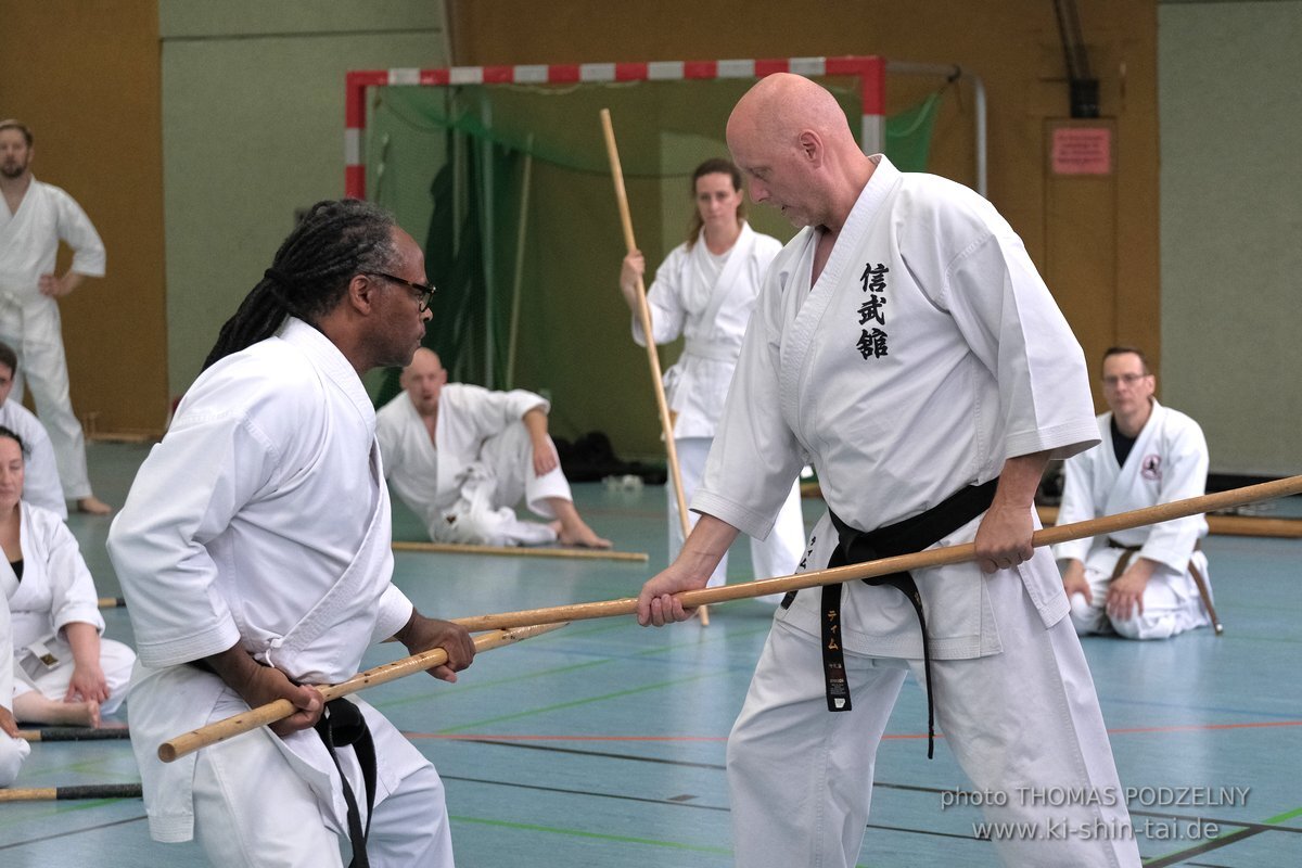 Ryukyu Kobudo Lehrgang mit Kaicho Hiroshi Akamine 9.Dan aus Okinawa in Erlangen 8.-11.9.2022