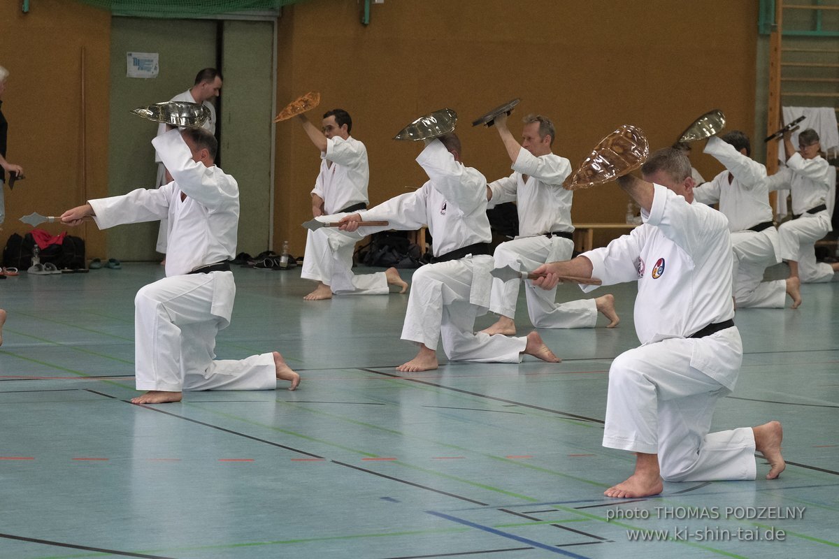 Ryukyu Kobudo Lehrgang mit Kaicho Hiroshi Akamine 9.Dan aus Okinawa in Erlangen 8.-11.9.2022