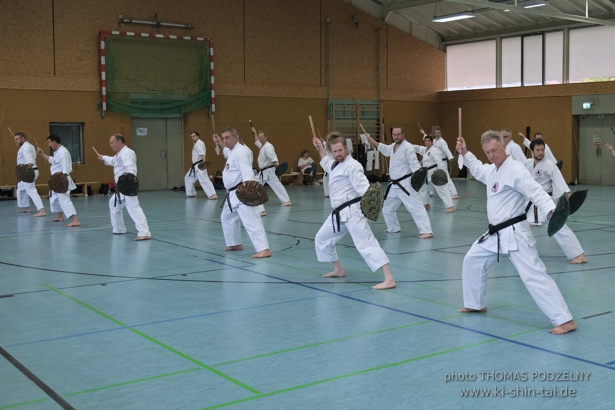 Ryukyu Kobudo Lehrgang mit Kaicho Hiroshi Akamine 9.Dan aus Okinawa in Erlangen 8.-11.9.2022