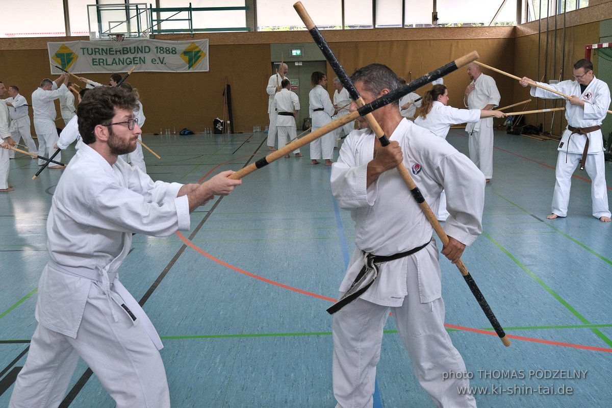 Ryukyu Kobudo Lehrgang mit Kaicho Hiroshi Akamine 9.Dan aus Okinawa in Erlangen 8.-11.9.2022