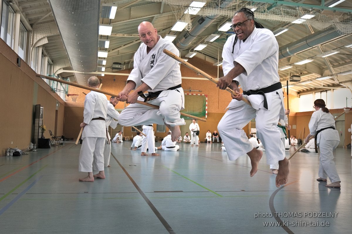 Ryukyu Kobudo Lehrgang mit Kaicho Hiroshi Akamine 9.Dan aus Okinawa in Erlangen 8.-11.9.2022