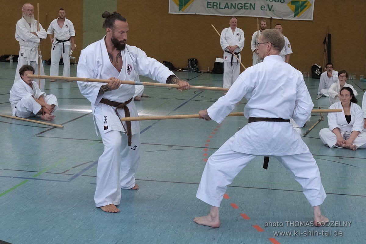 Ryukyu Kobudo Lehrgang mit Kaicho Hiroshi Akamine 9.Dan aus Okinawa in Erlangen 8.-11.9.2022